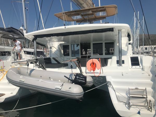 Lagoon 52 F | Caracara