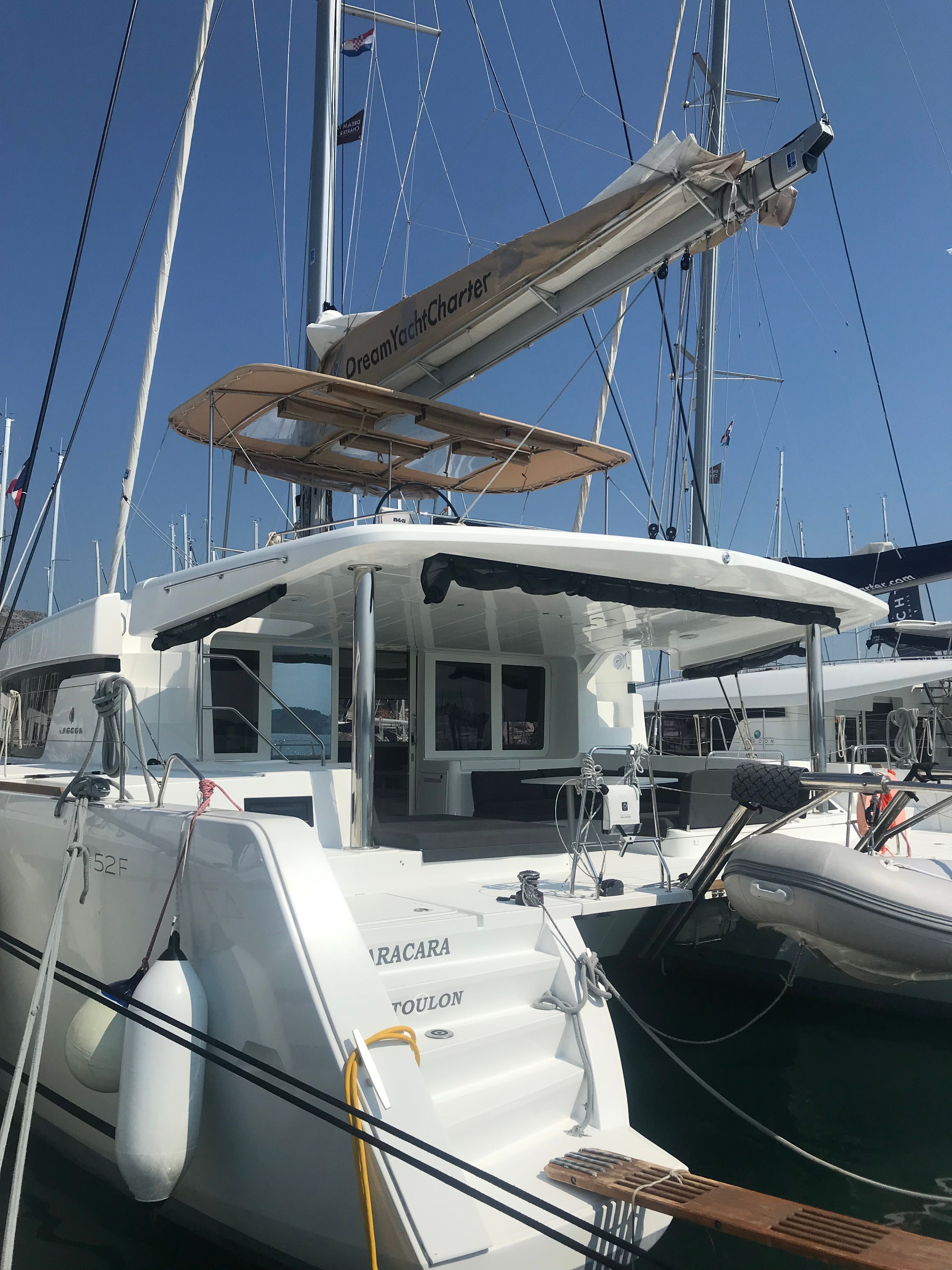 Lagoon 52 F | Caracara