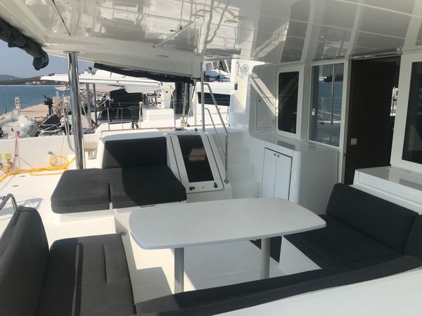 Lagoon 52 F | Caracara