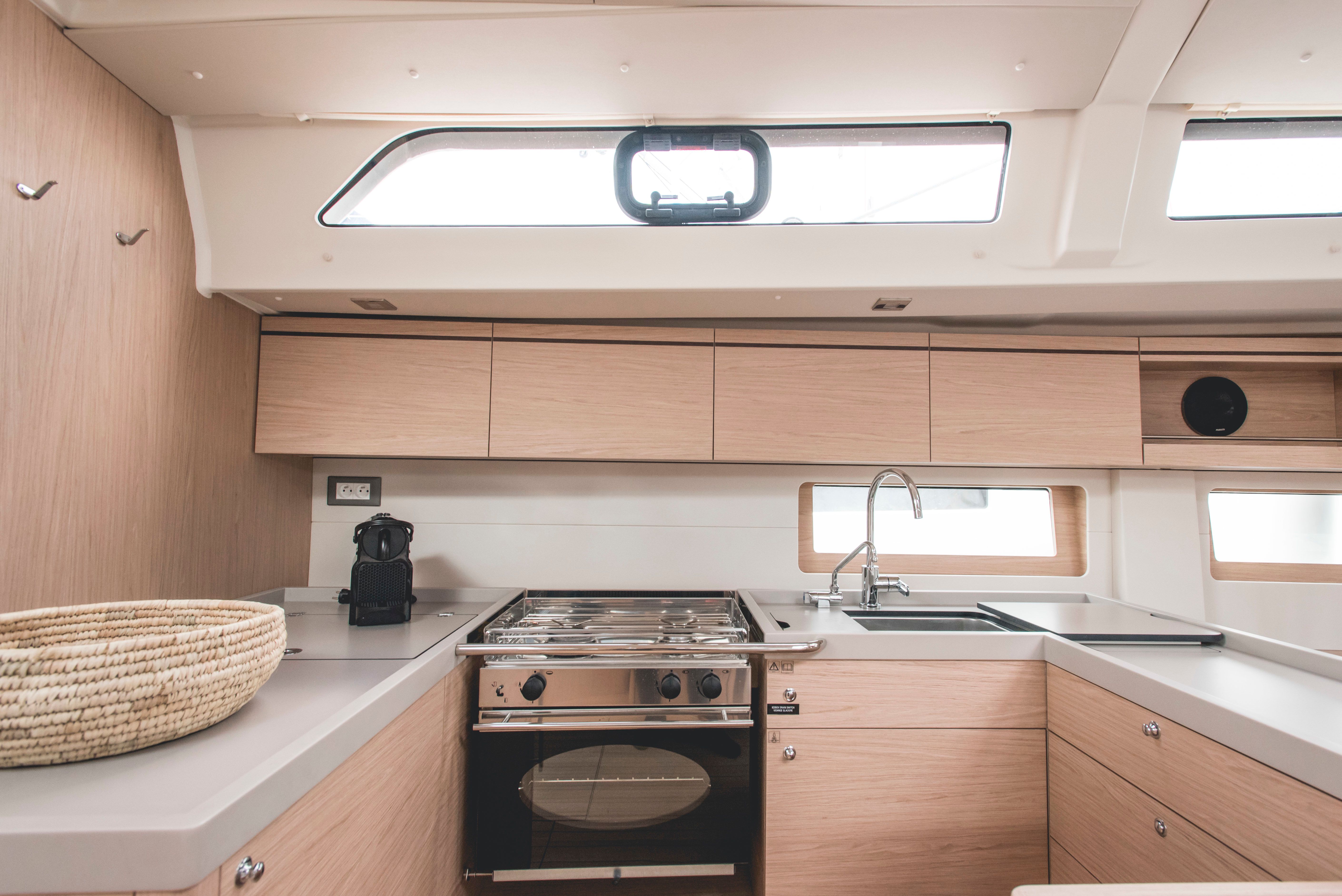 Beneteau Oceanis 51.1 | Aphros