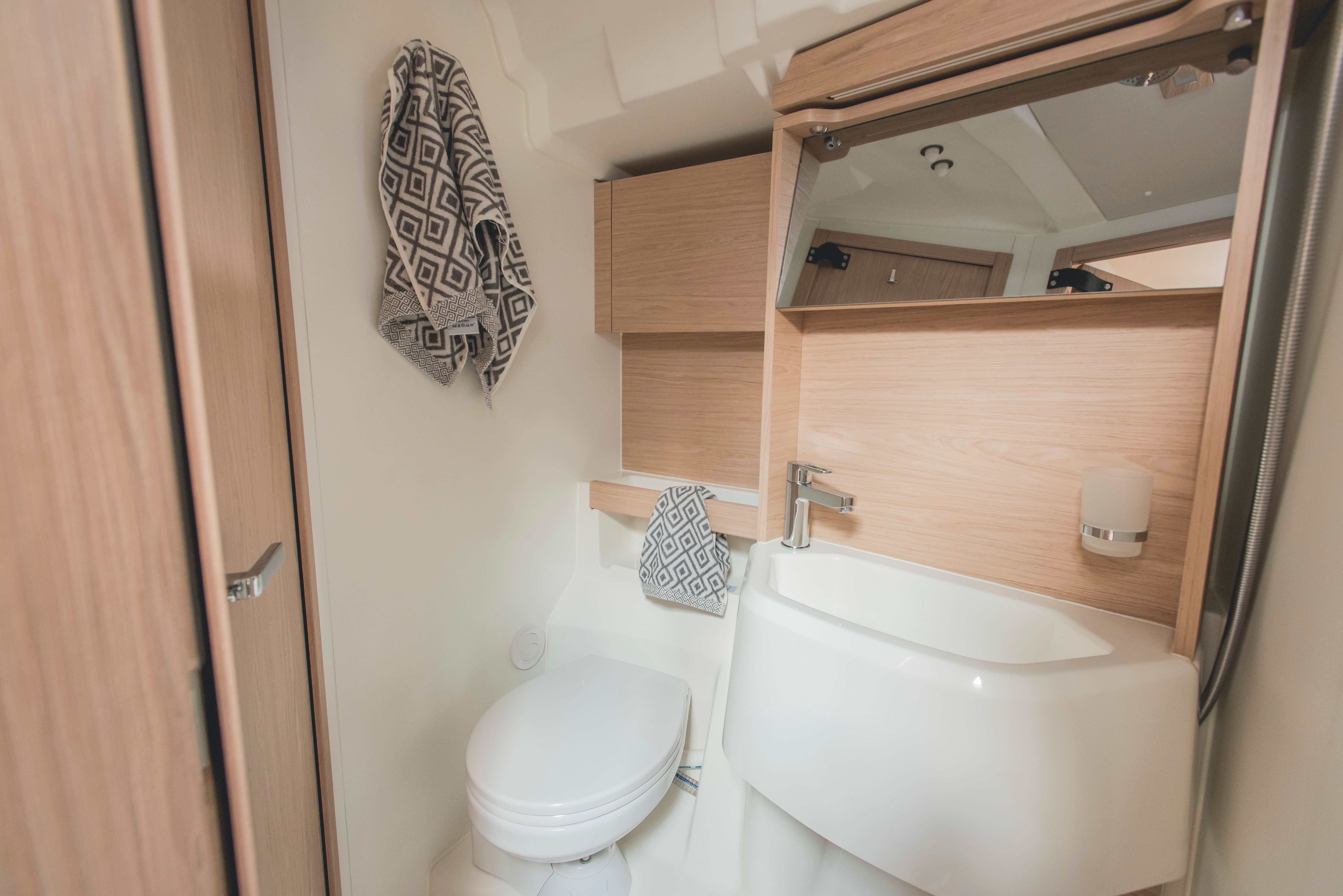 Beneteau Oceanis 51.1 | Aphros