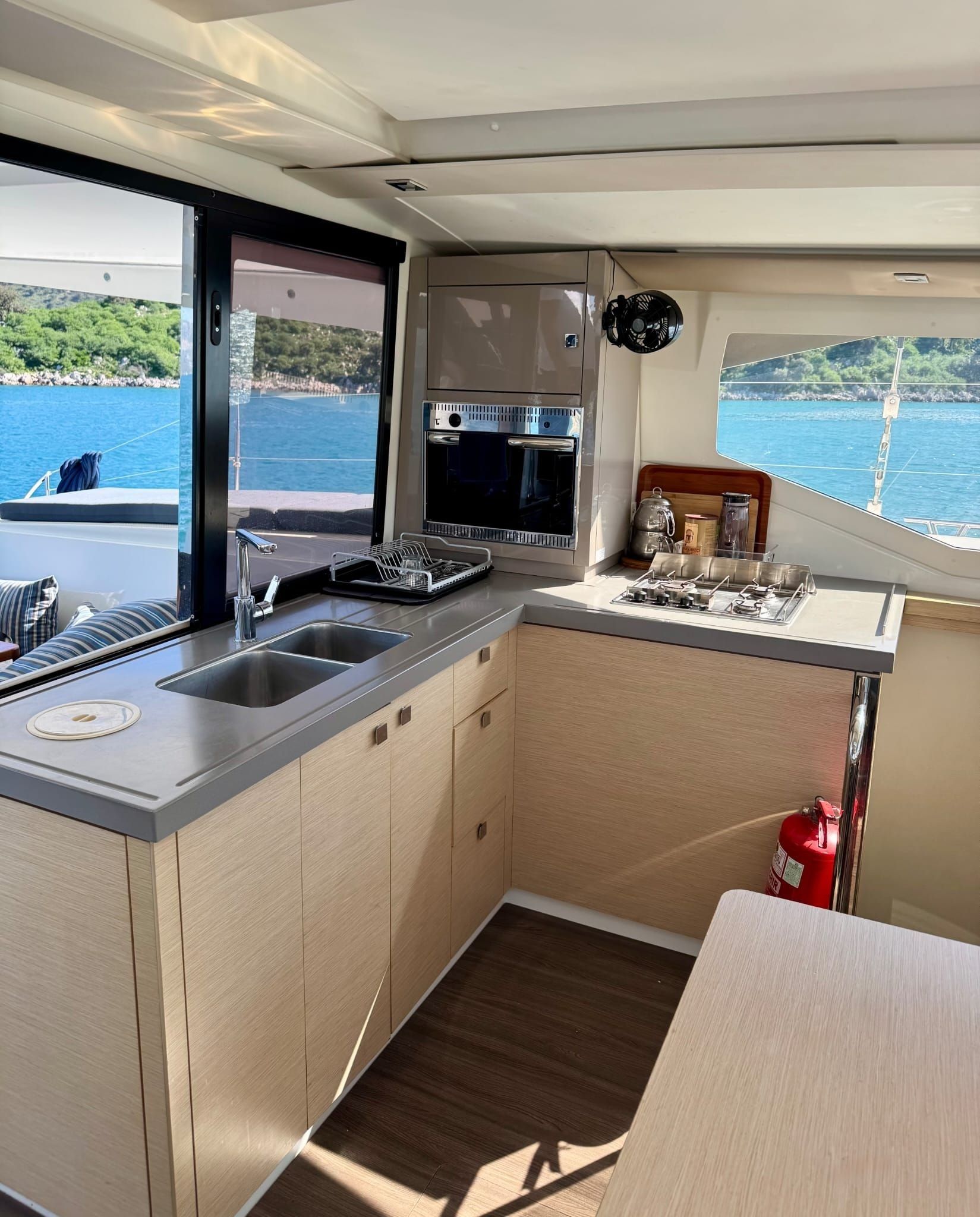 Fountaine Pajot Lucia 40 | Hola