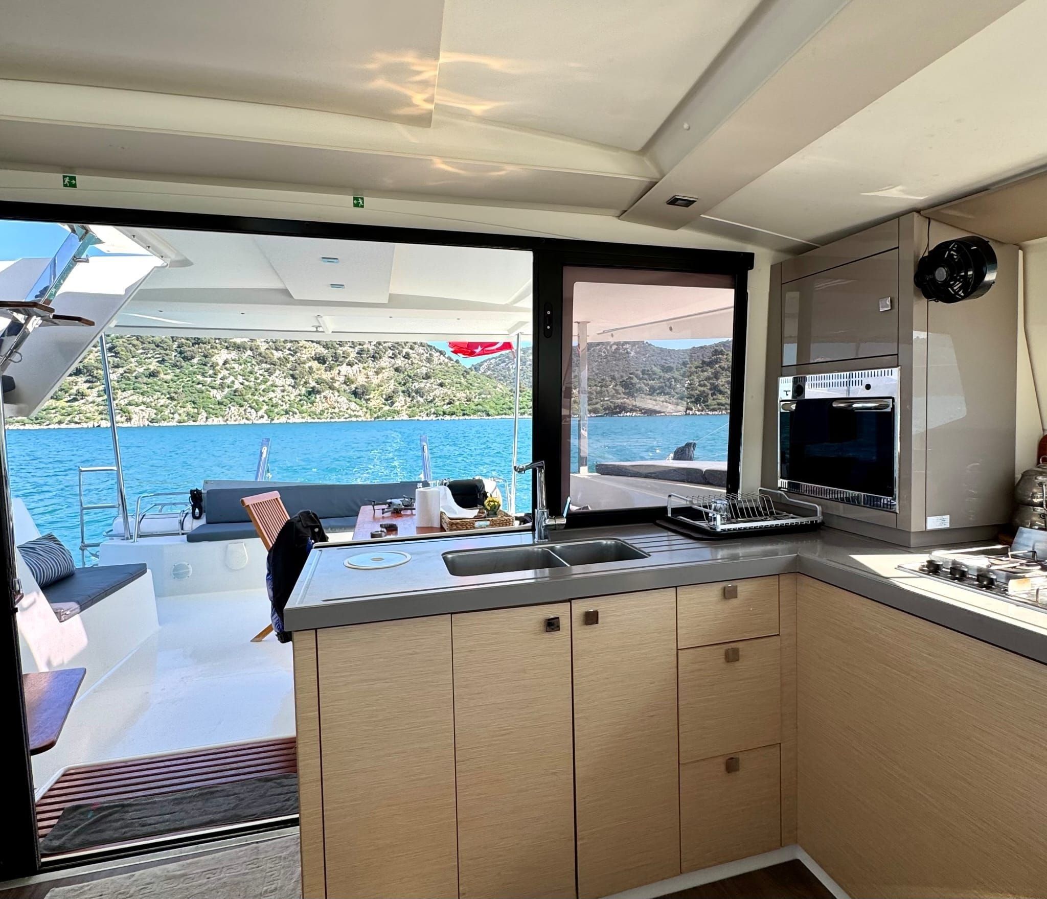 Fountaine Pajot Lucia 40 | Hola