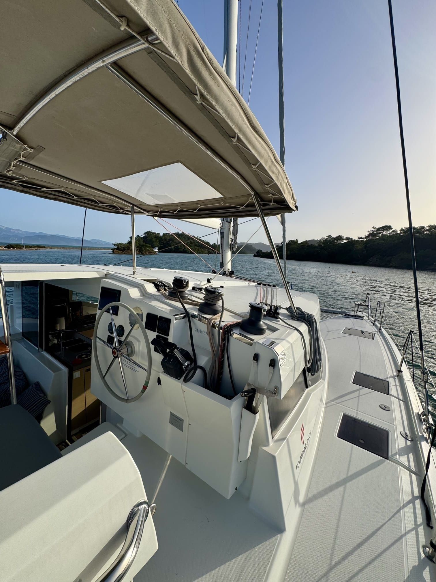 Fountaine Pajot Lucia 40 | Hola