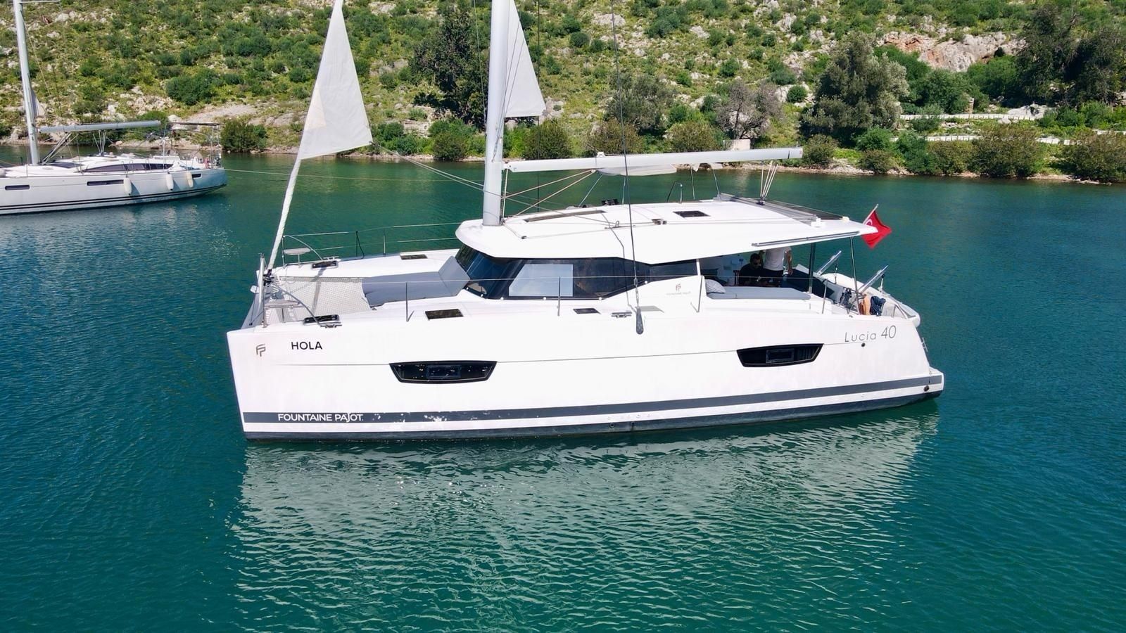 Fountaine Pajot Lucia 40 | Hola