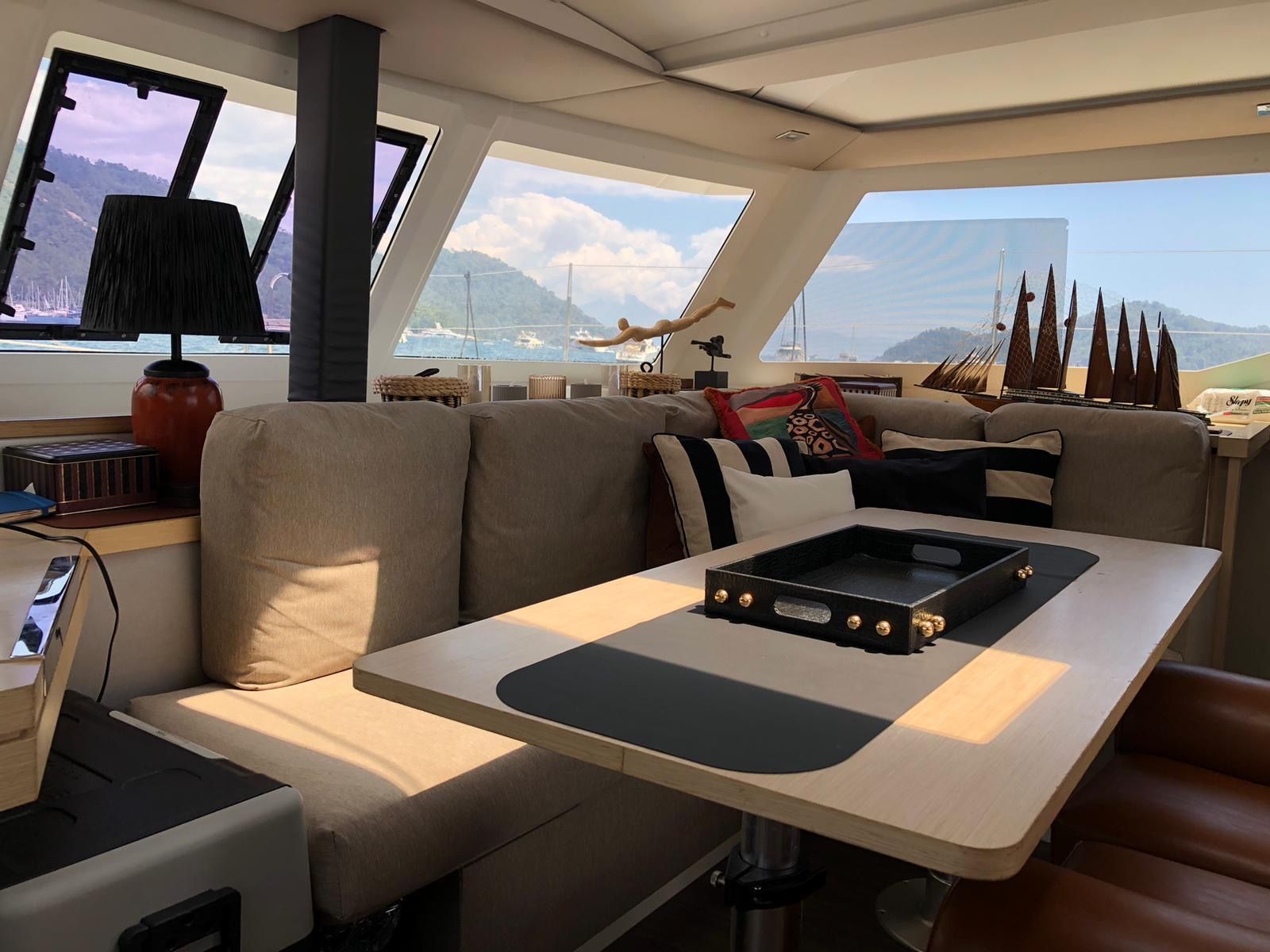 Fountaine Pajot Lucia 40 | Hola