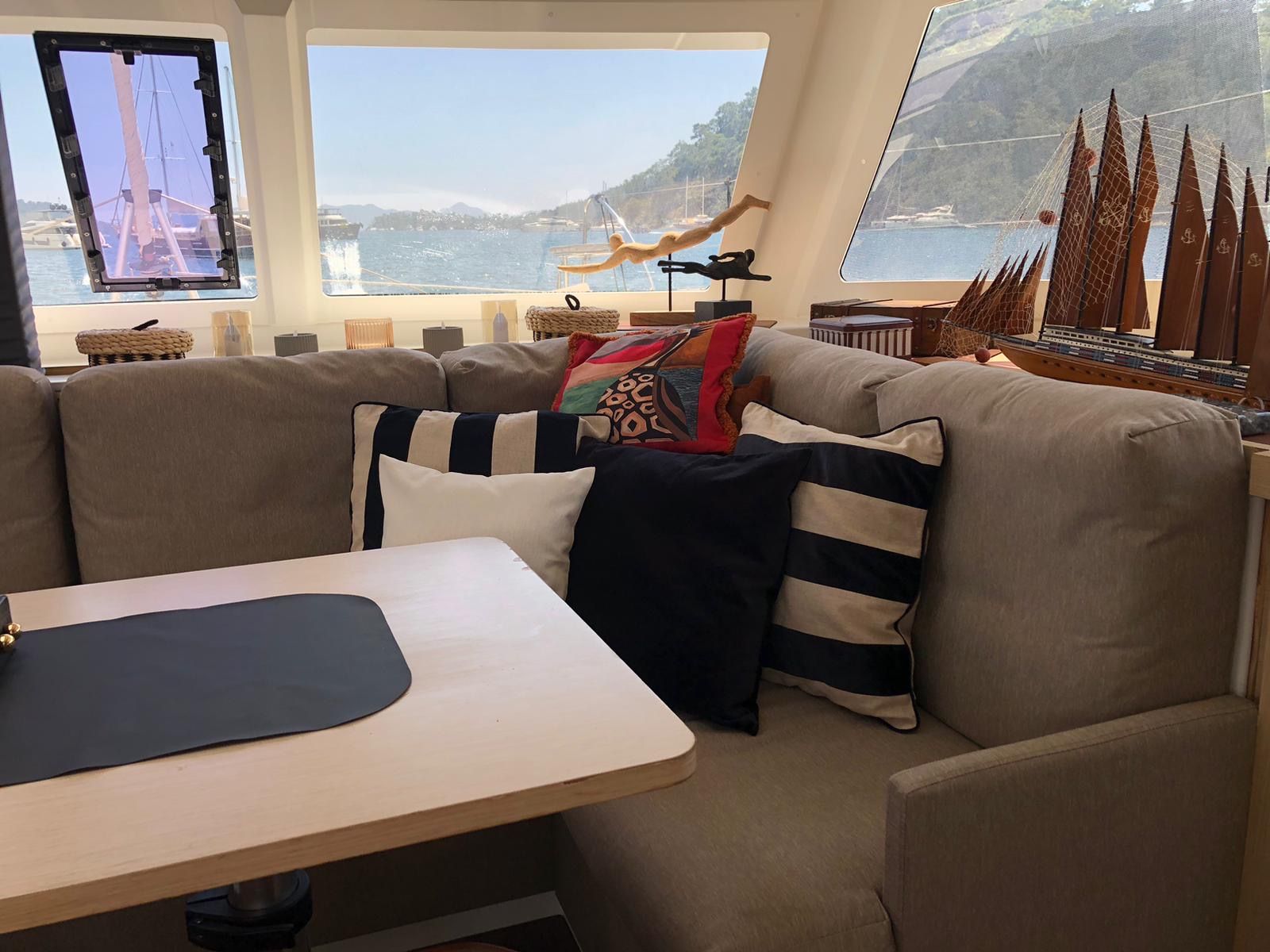Fountaine Pajot Lucia 40 | Hola