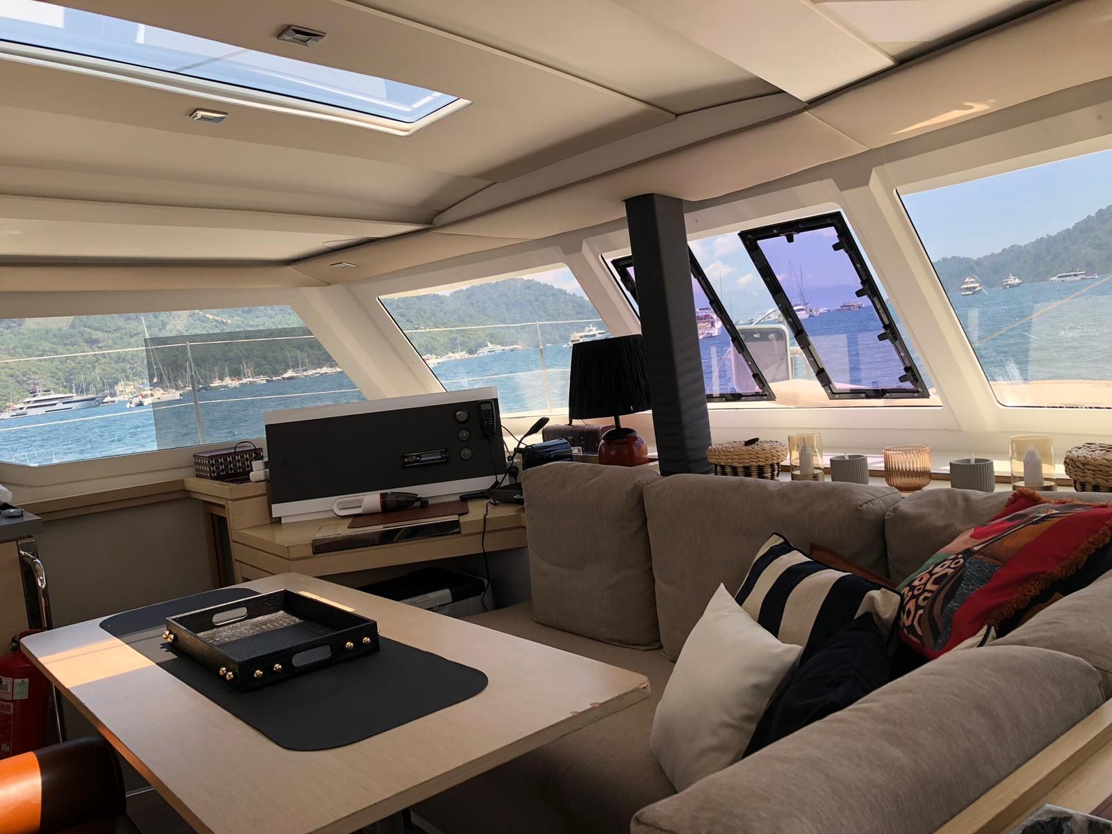 Fountaine Pajot Lucia 40 | Hola