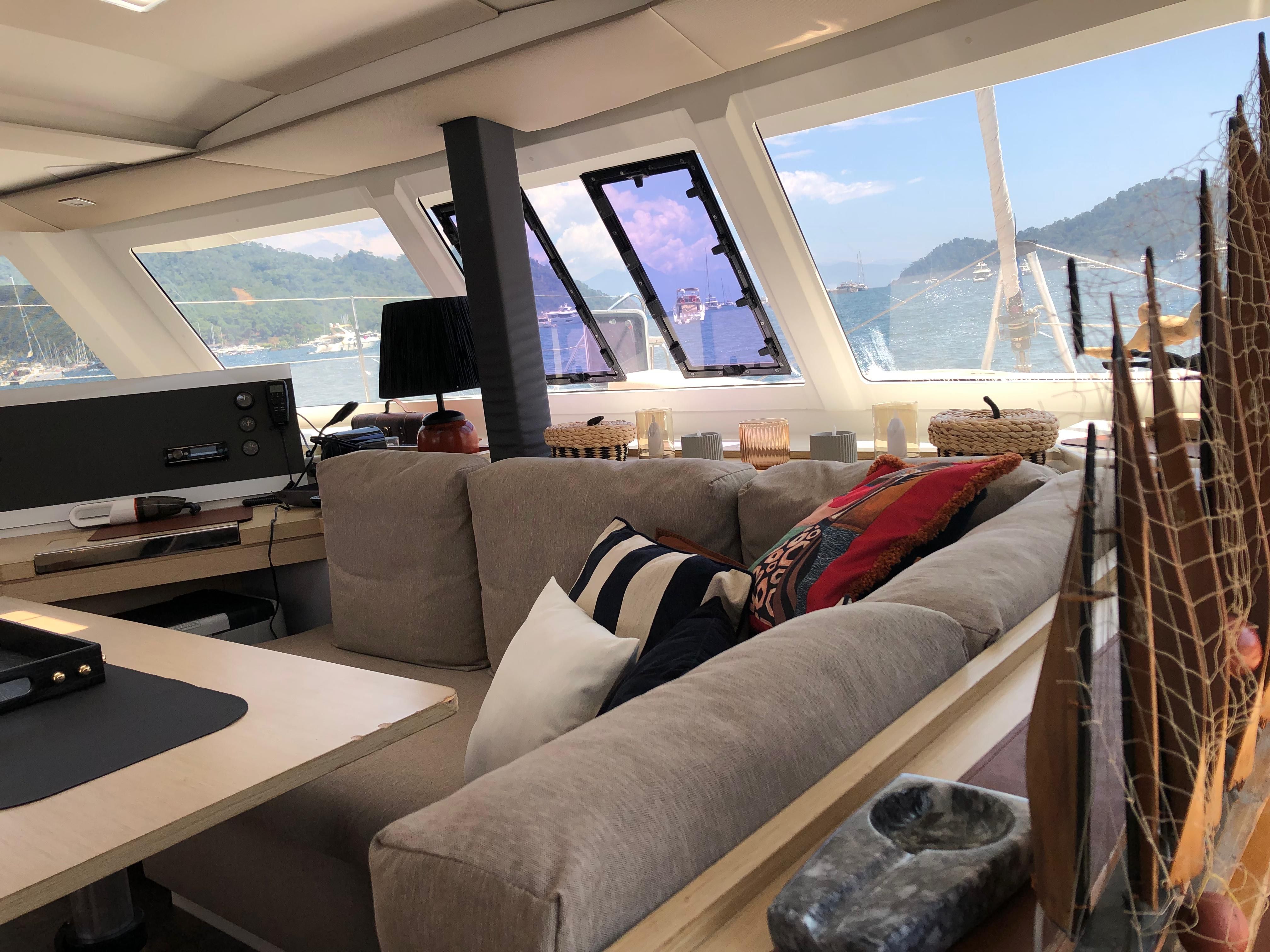 Fountaine Pajot Lucia 40 | Hola