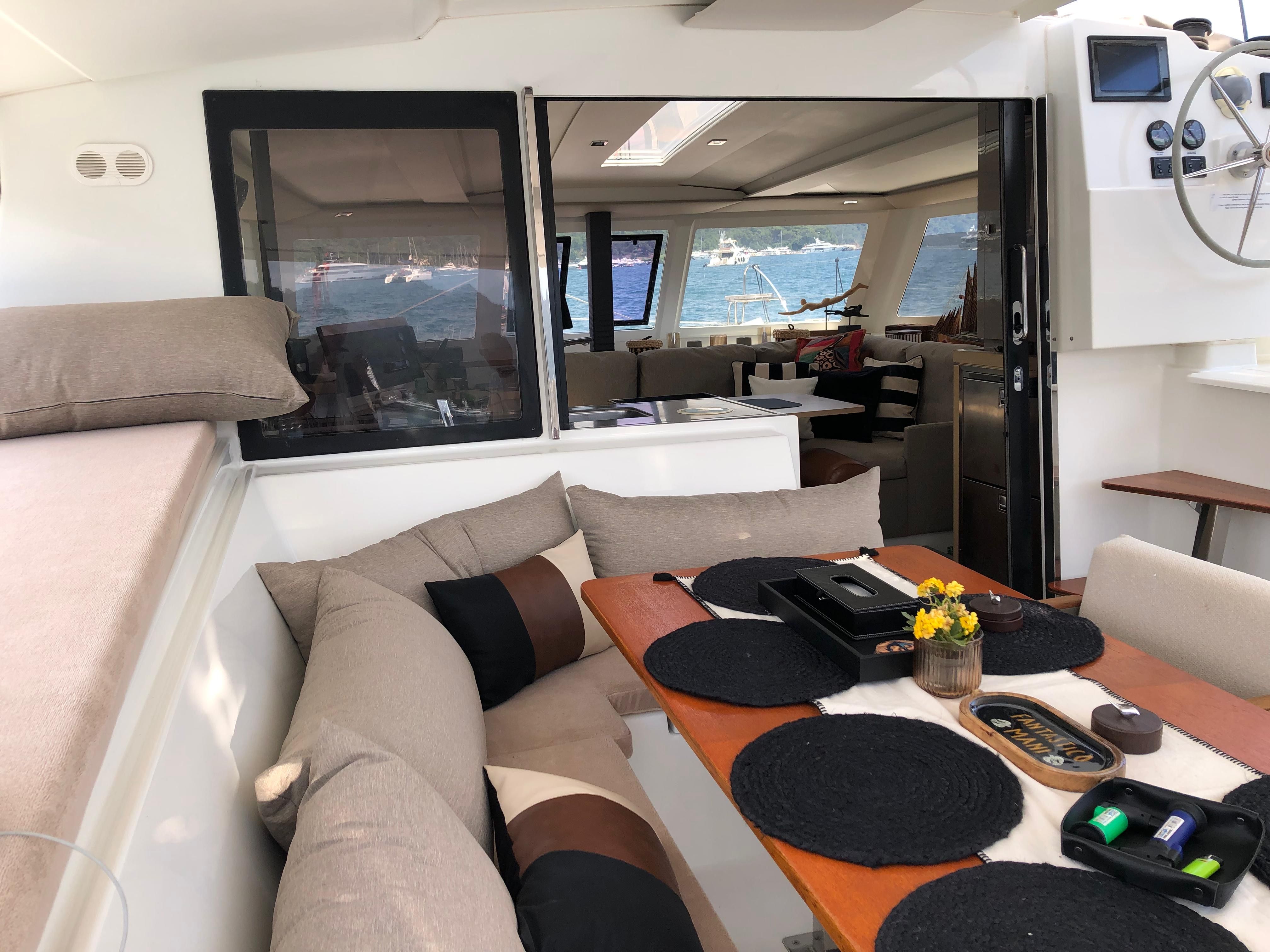 Fountaine Pajot Lucia 40 | Hola