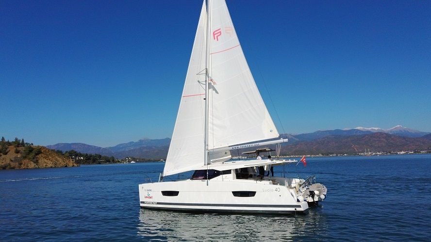 Fountaine Pajot Lucia 40 | El Camino