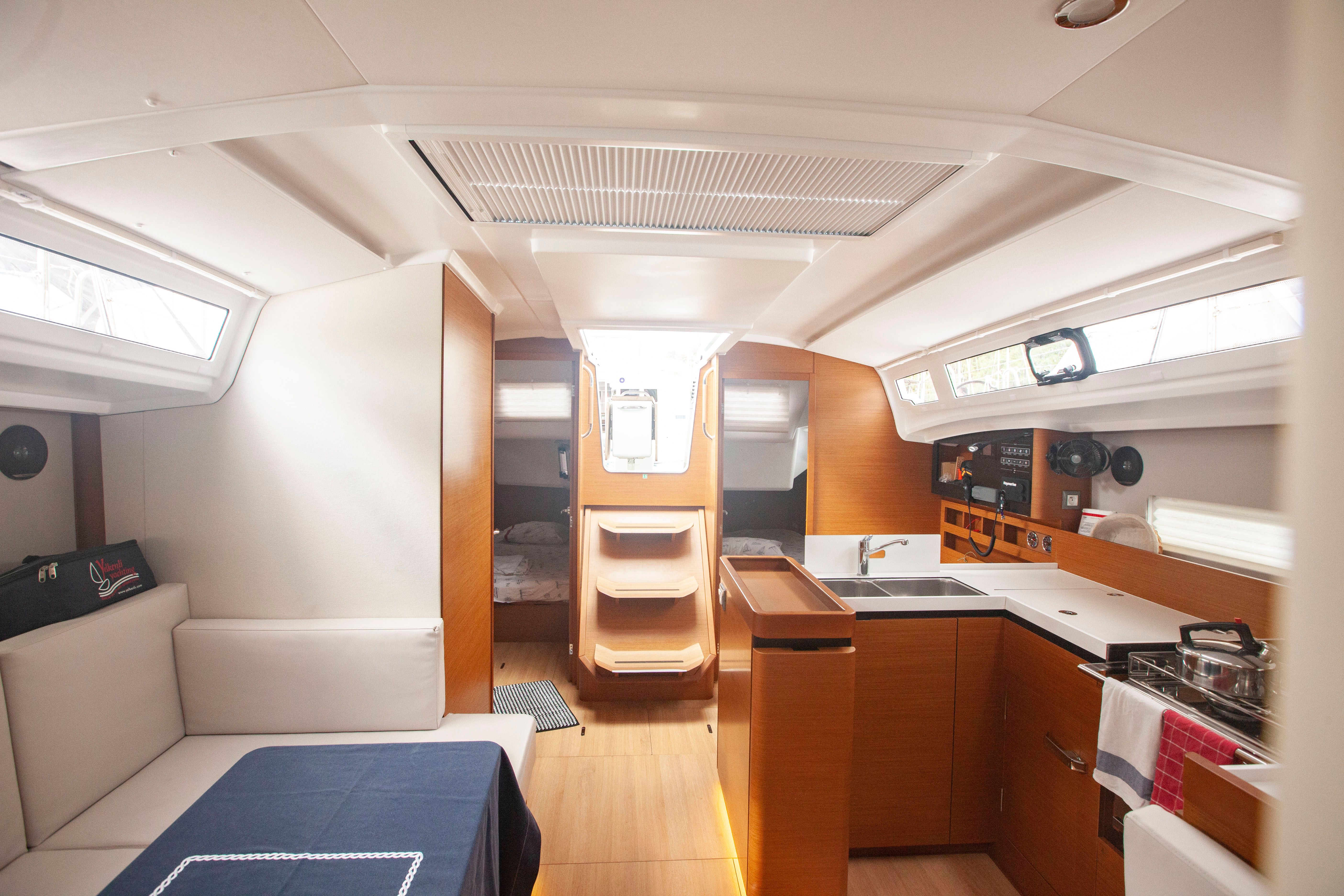 Jeanneau Sun Odyssey 410 | Sea Breeze