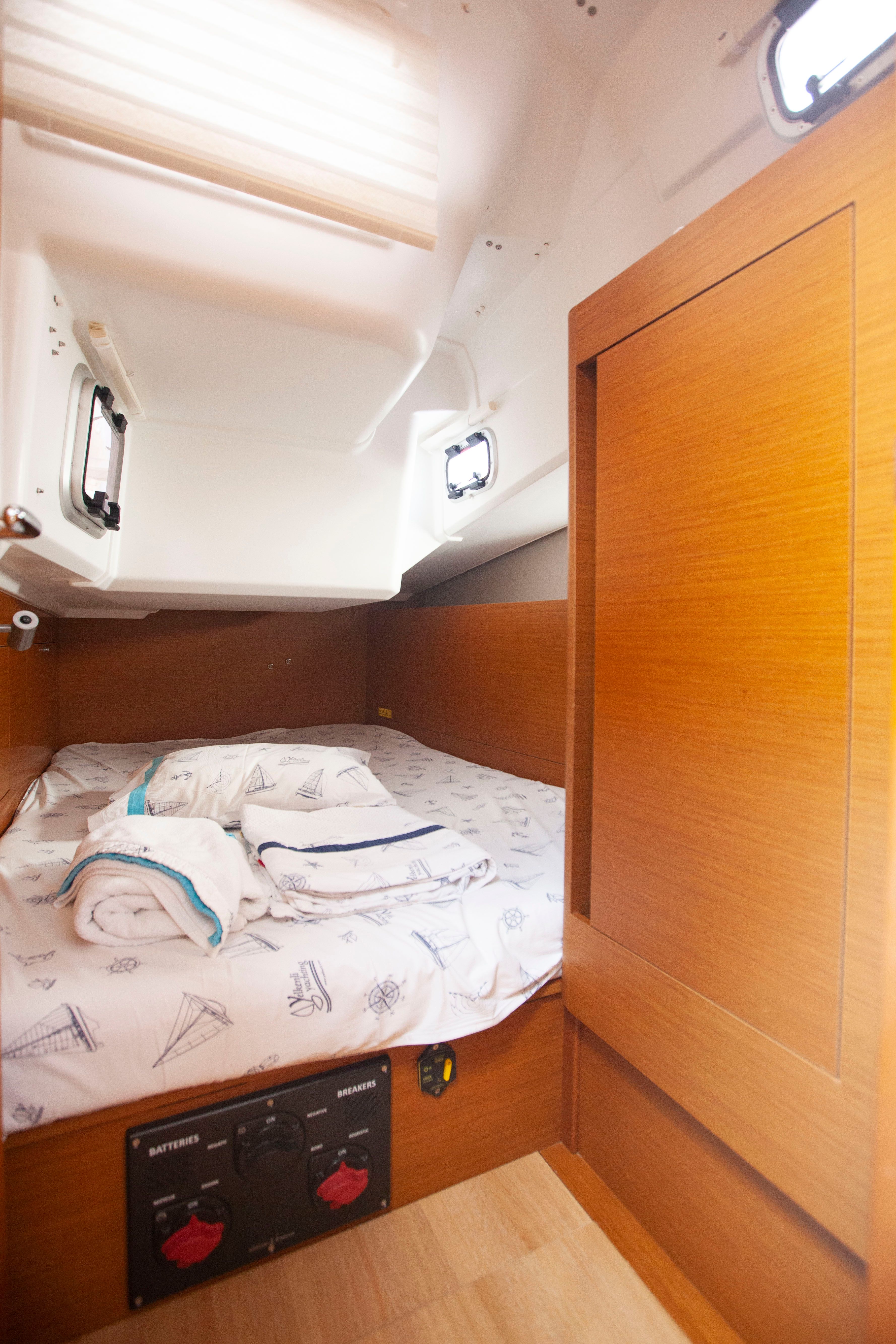 Jeanneau Sun Odyssey 410 | Sea Breeze