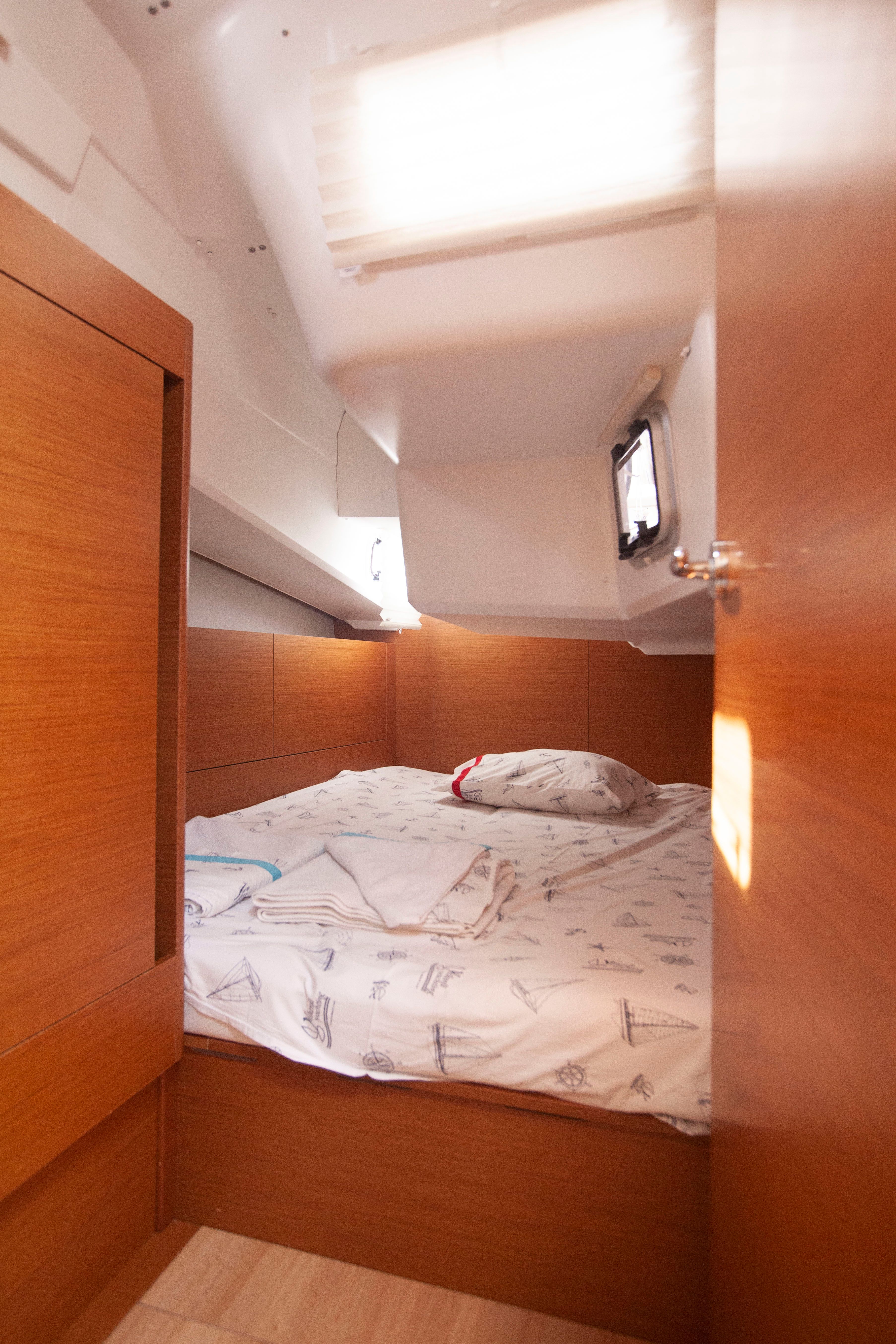 Jeanneau Sun Odyssey 410 | Sea Breeze