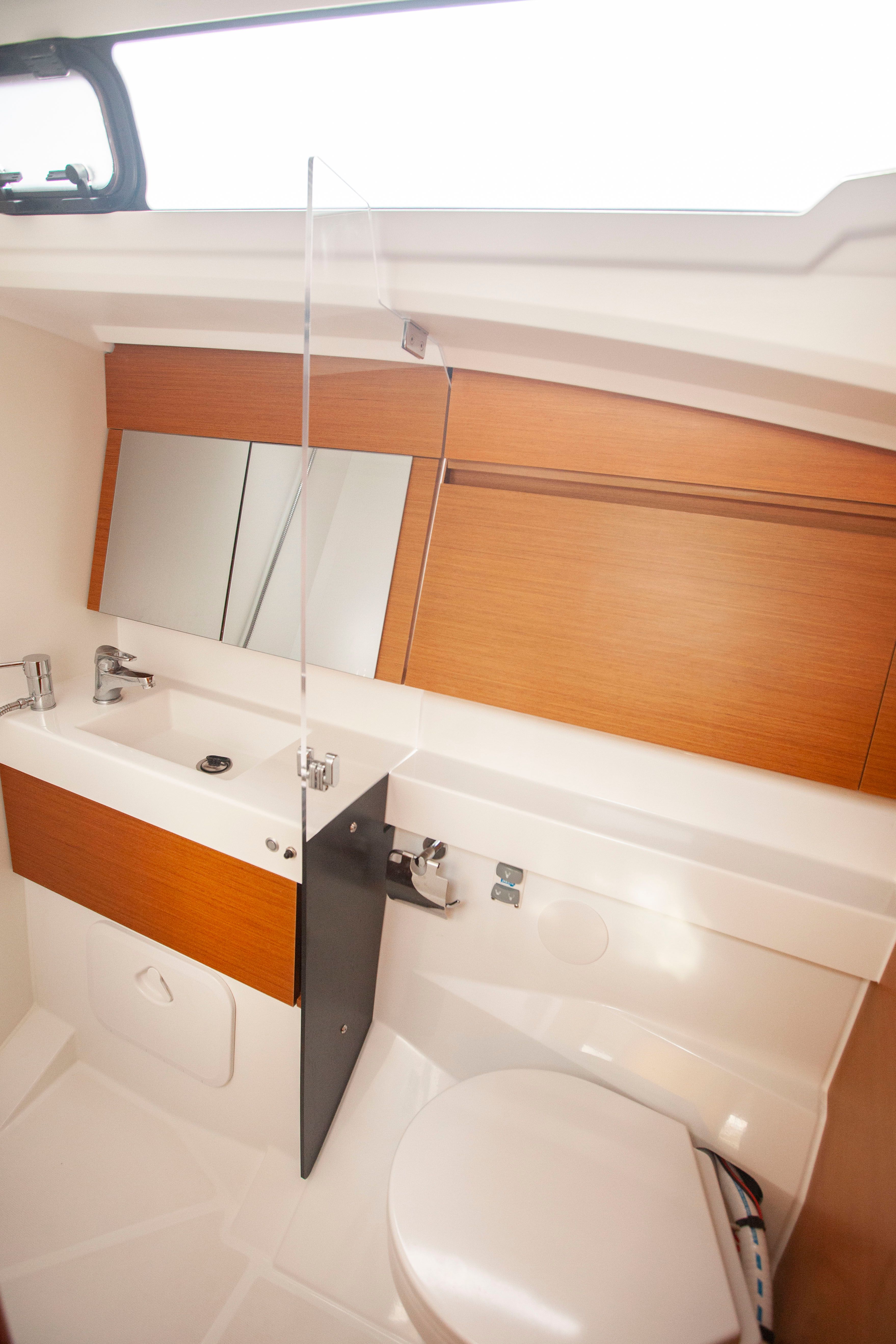 Jeanneau Sun Odyssey 410 | Sea Breeze