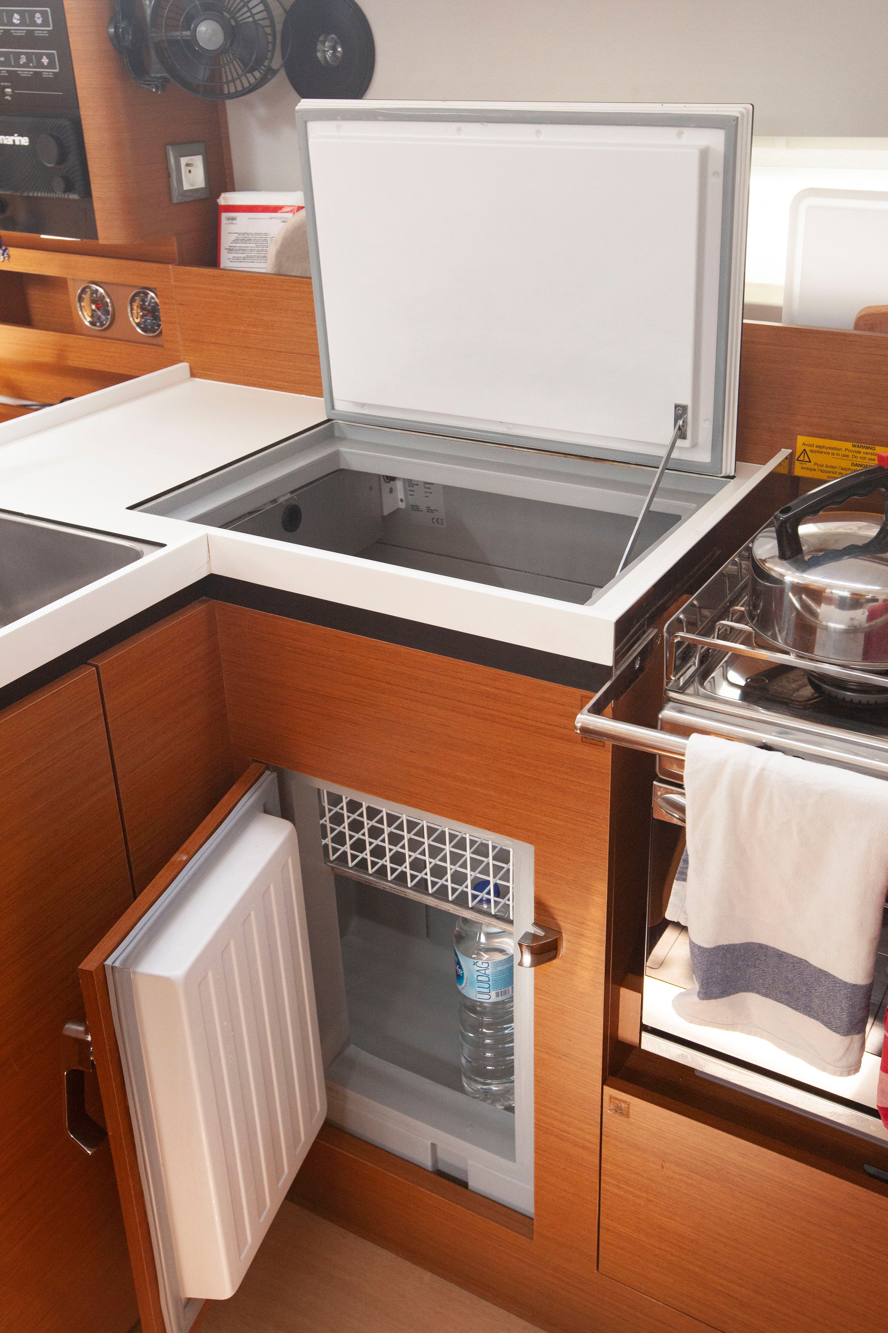 Jeanneau Sun Odyssey 410 | Sea Breeze