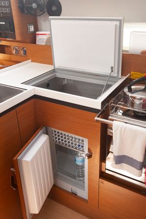 Jeanneau Sun Odyssey 410 | Sea Breeze