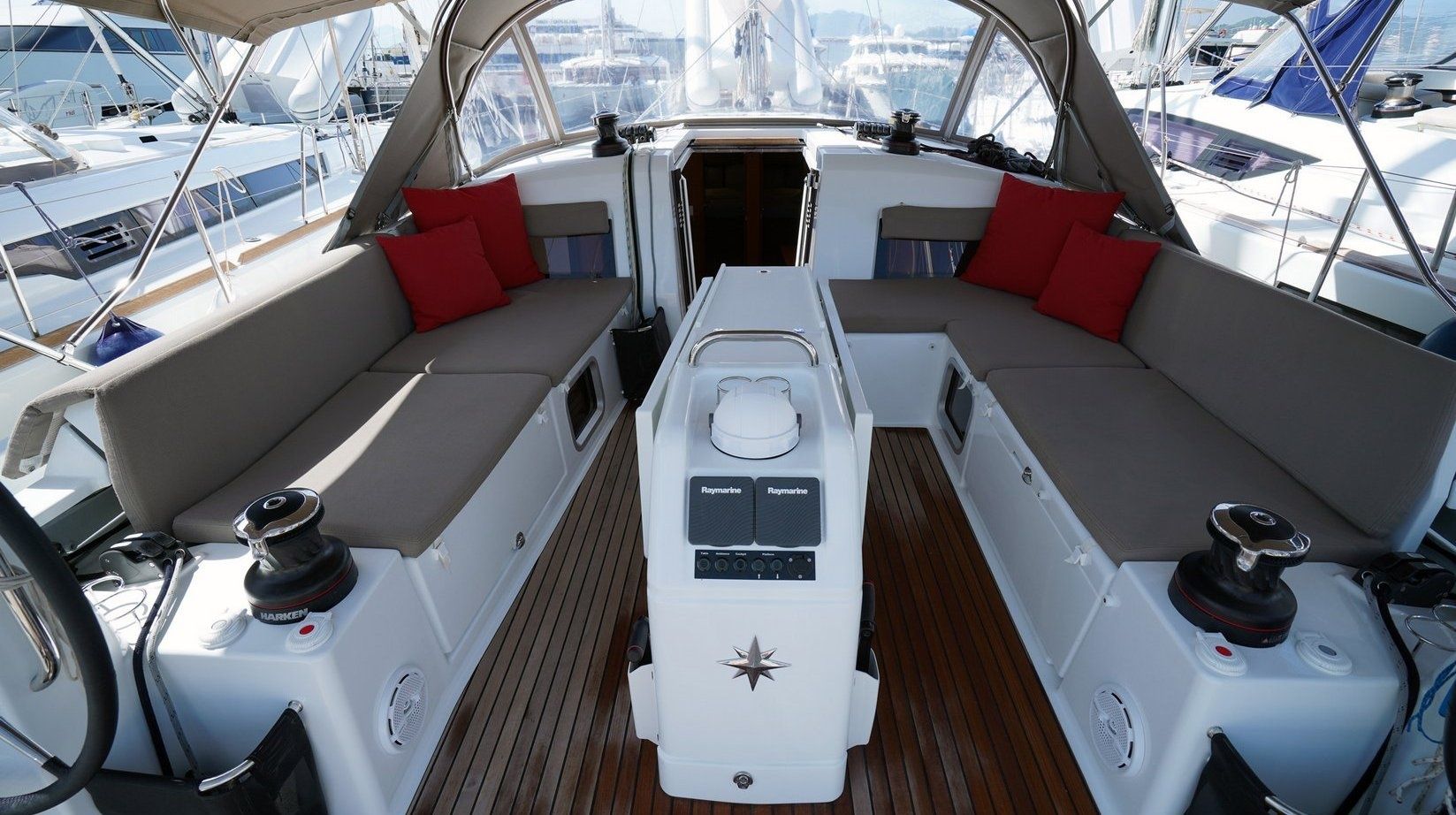 Jeanneau Sun Odyssey 490 | Red Marlin