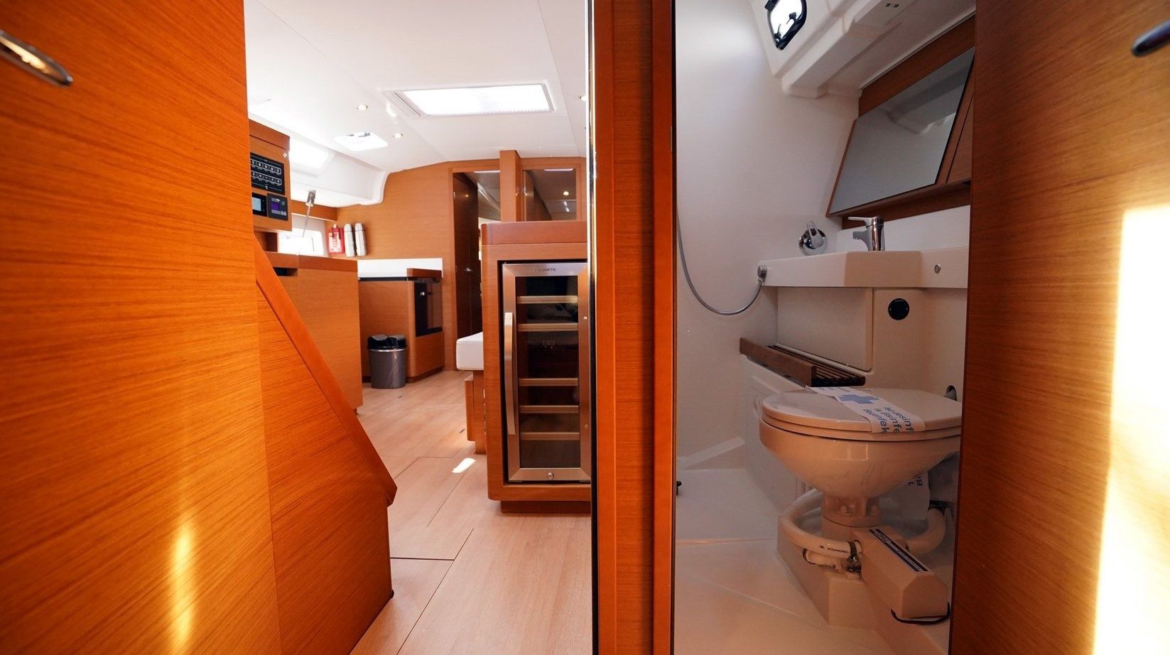 Jeanneau Sun Odyssey 490 | Red Marlin