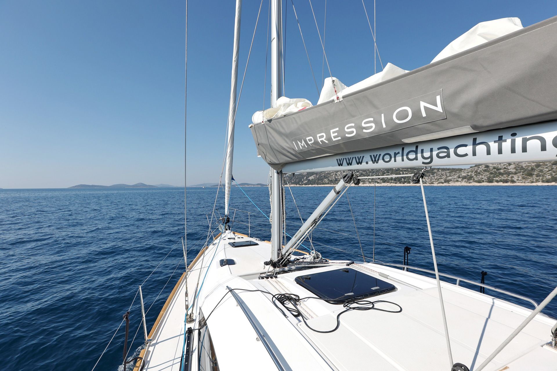 Elan 40 | Black Panther