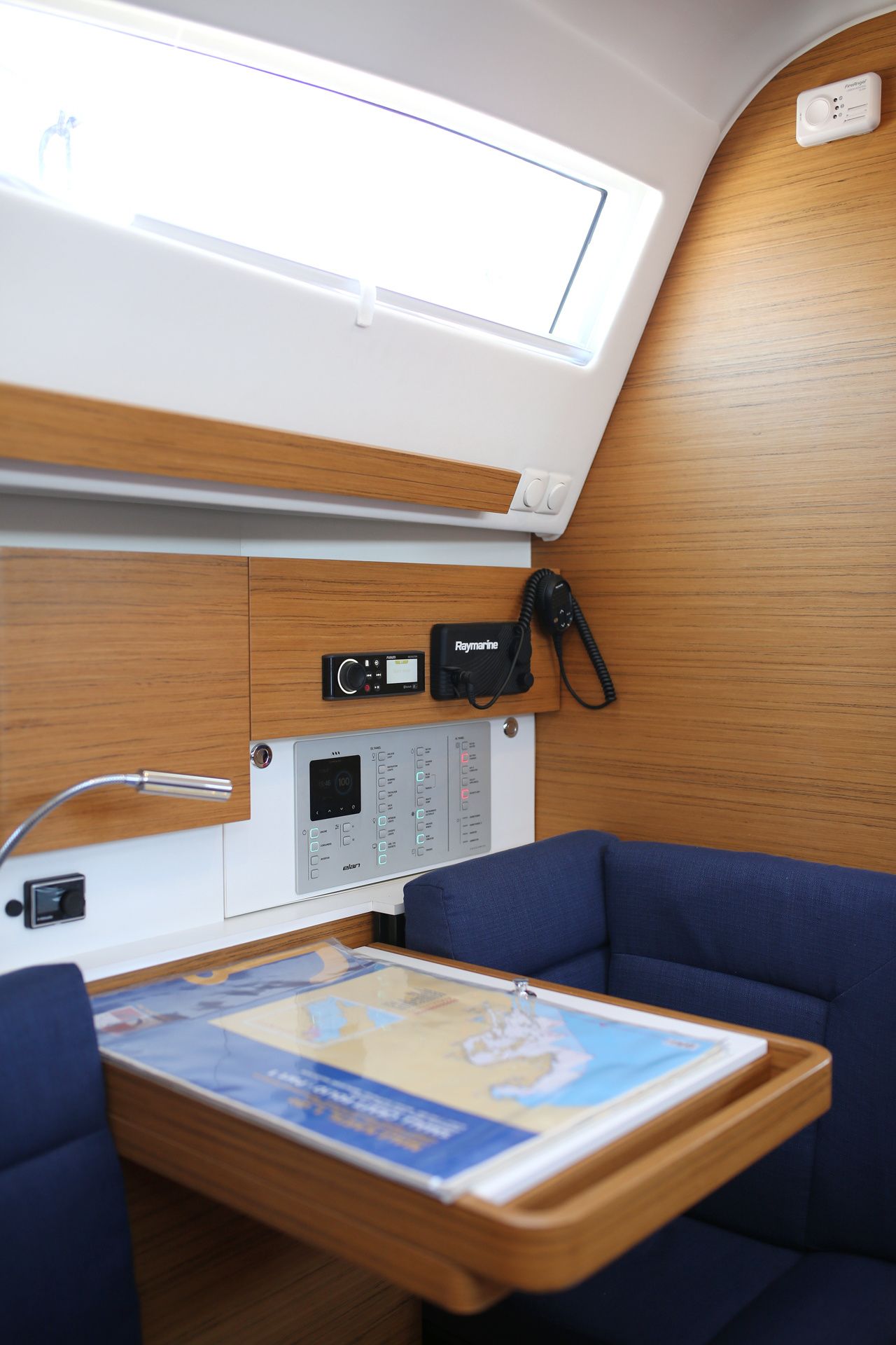 Elan 40 | Black Panther