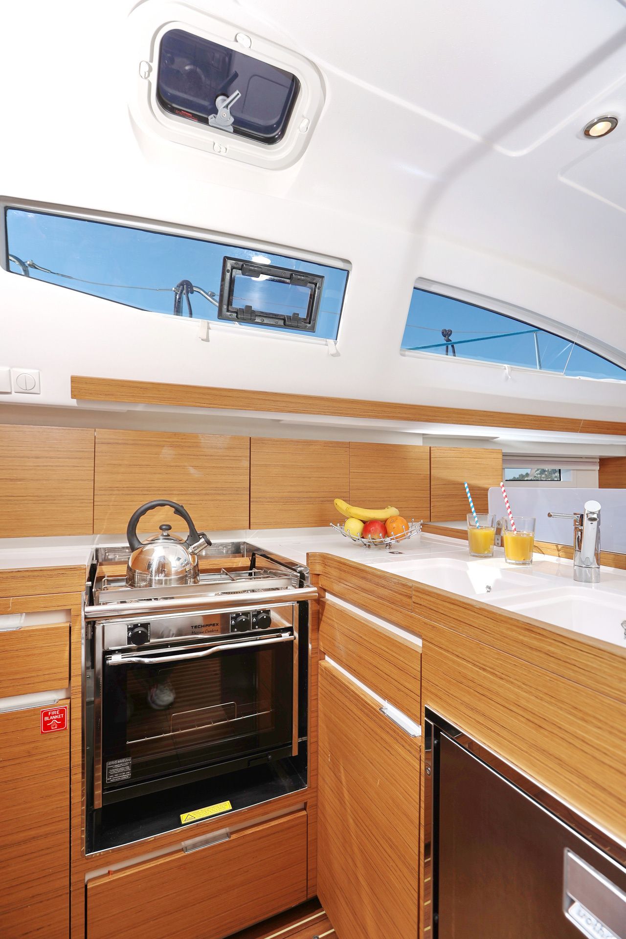 Elan 40 | Black Panther