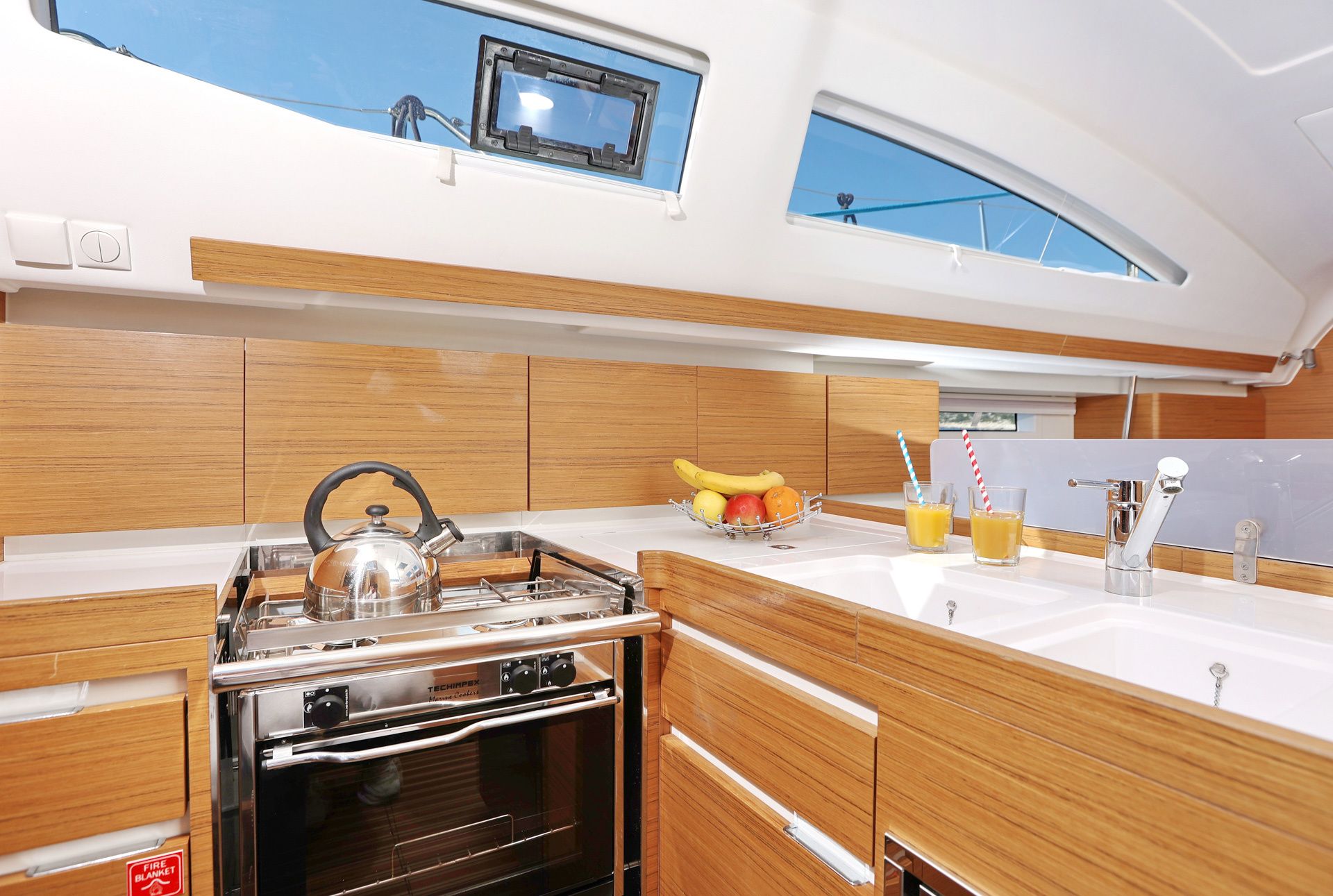 Elan 40 | Black Panther