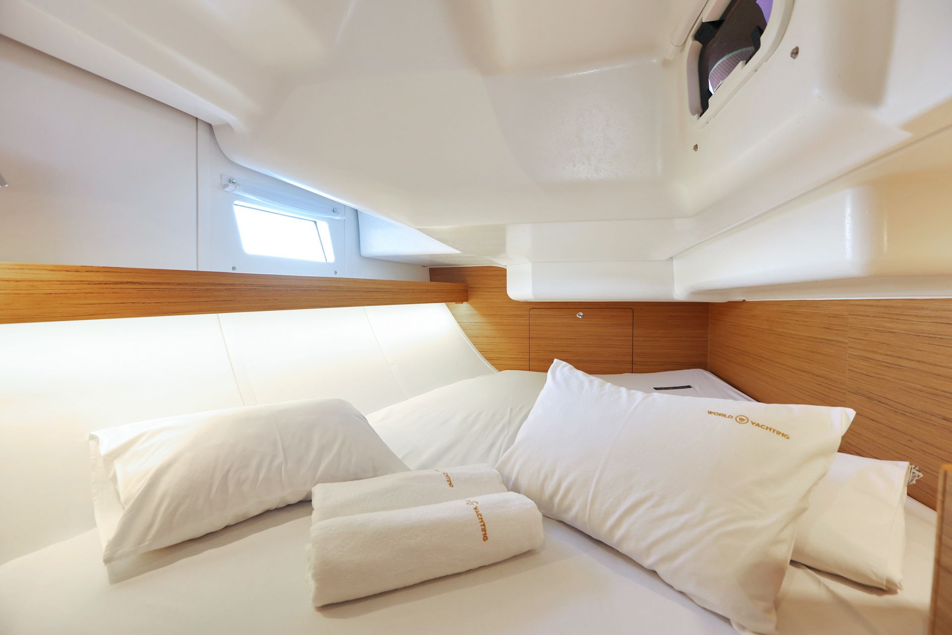 Elan 40 | Black Panther