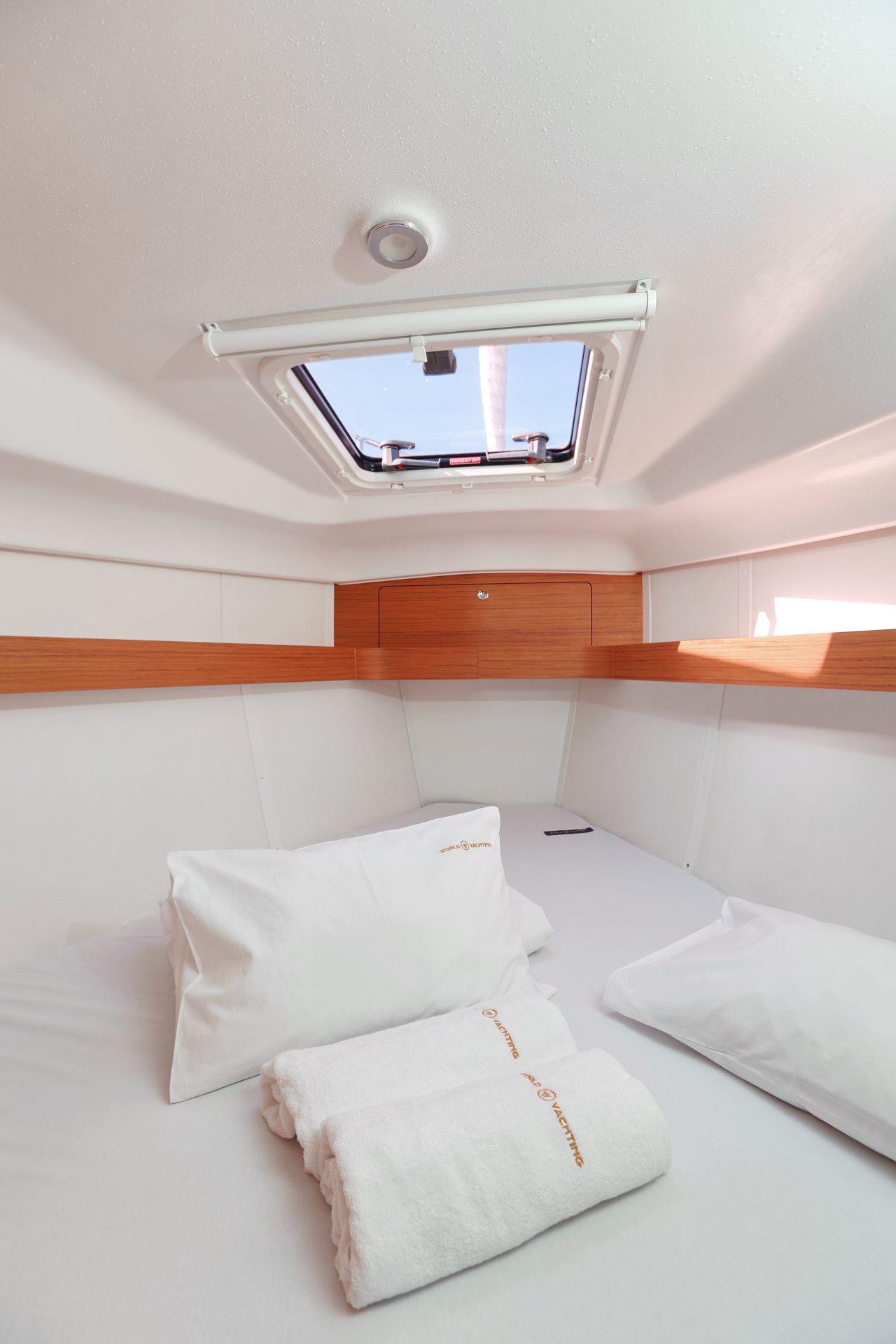 Elan 40 | Black Panther