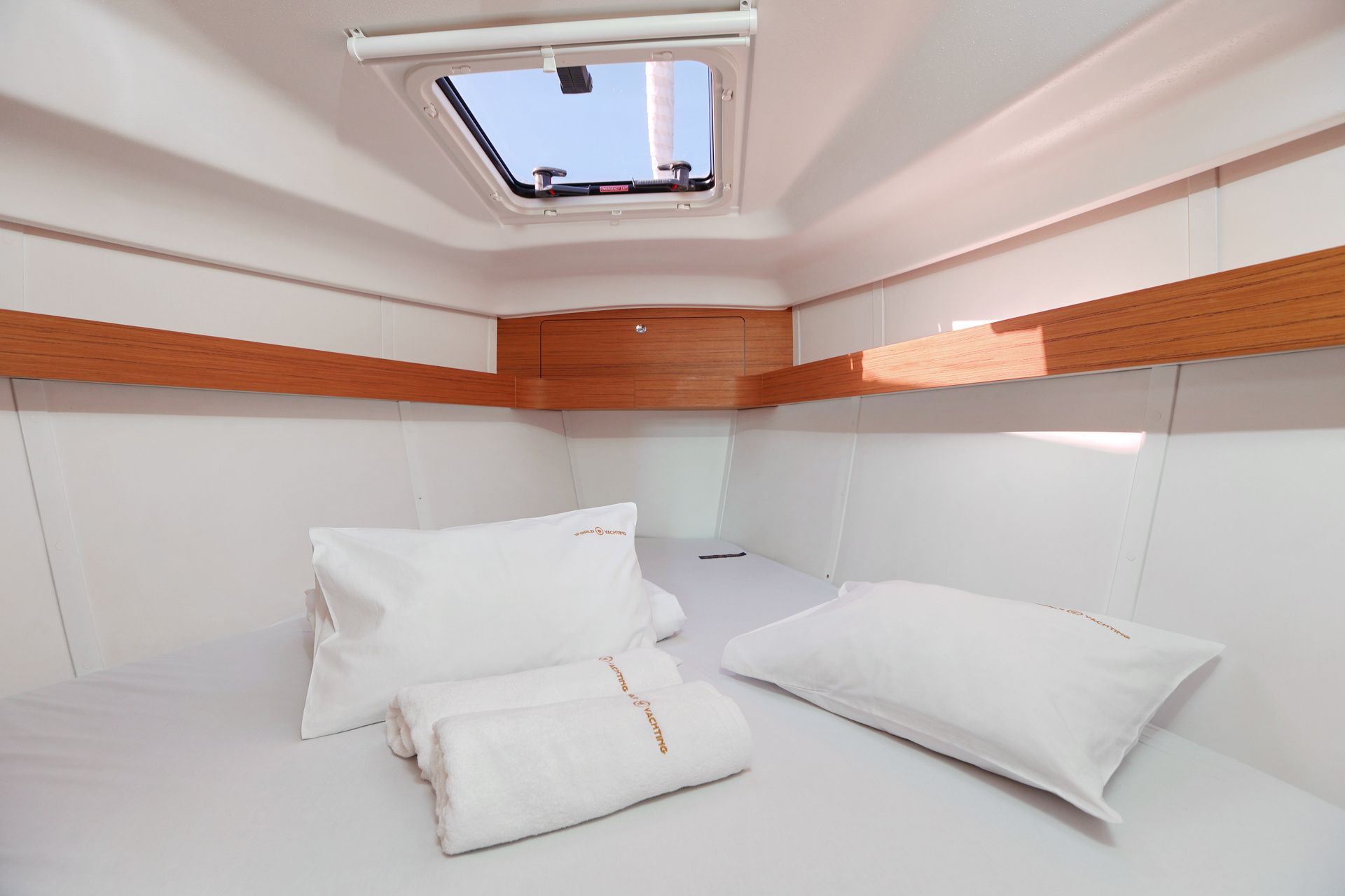 Elan 40 | Black Panther