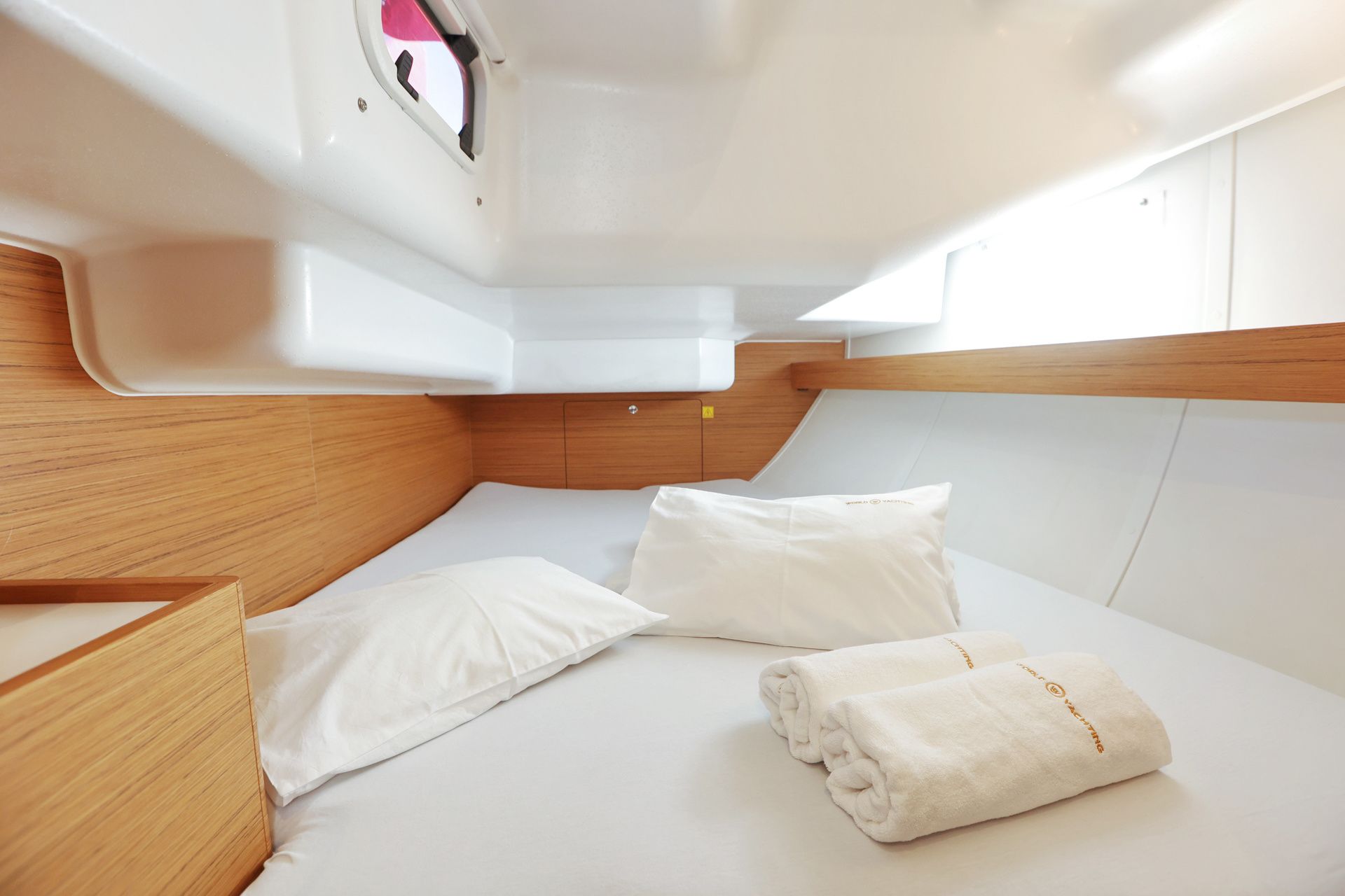 Elan 40 | Black Panther