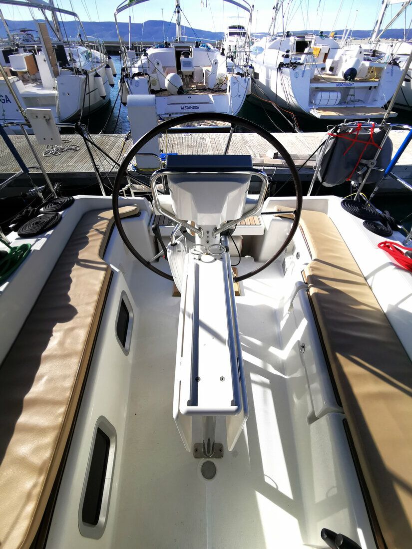 Jeanneau Sun Odyssey 33 | Paola