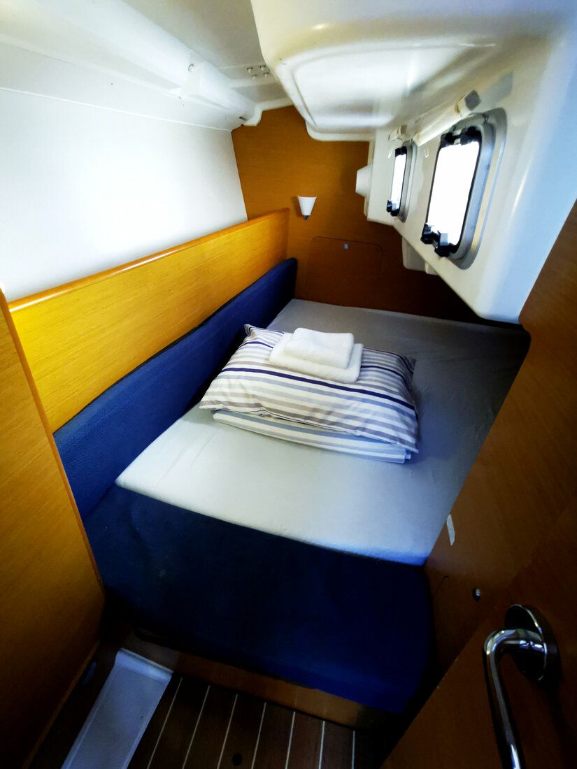 Jeanneau Sun Odyssey 33 | Paola