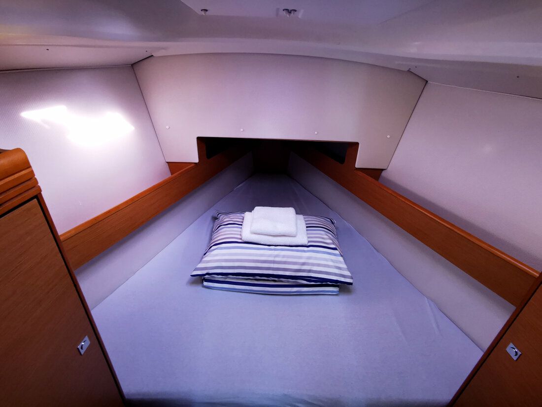 Jeanneau Sun Odyssey 33 | Paola