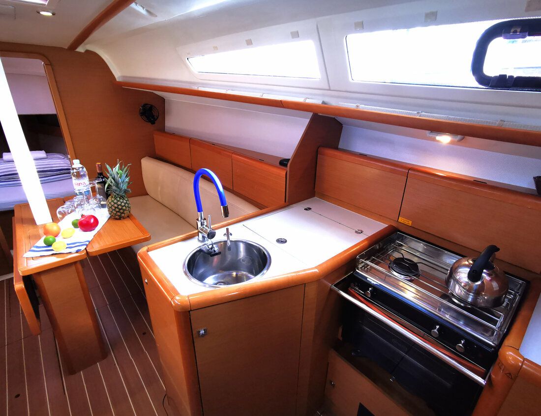 Jeanneau Sun Odyssey 33 | Paola