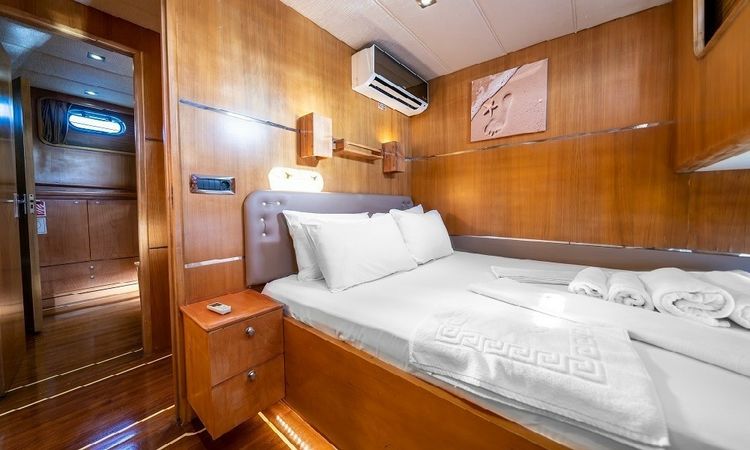 Trawler 65 | Golden Story