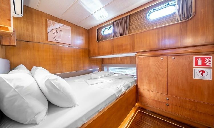 Trawler 65 | Golden Story