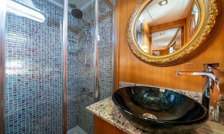 Trawler 65 | Golden Story