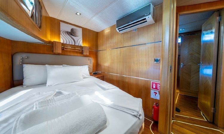 Trawler 65 | Golden Story