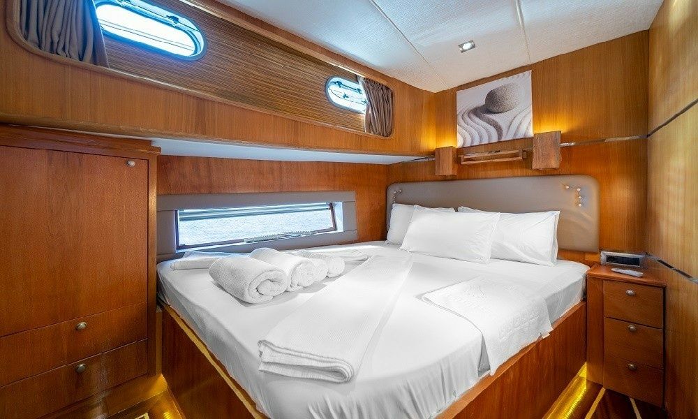 Trawler 65 | Golden Story