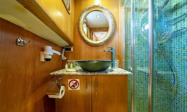 Trawler 65 | Golden Story