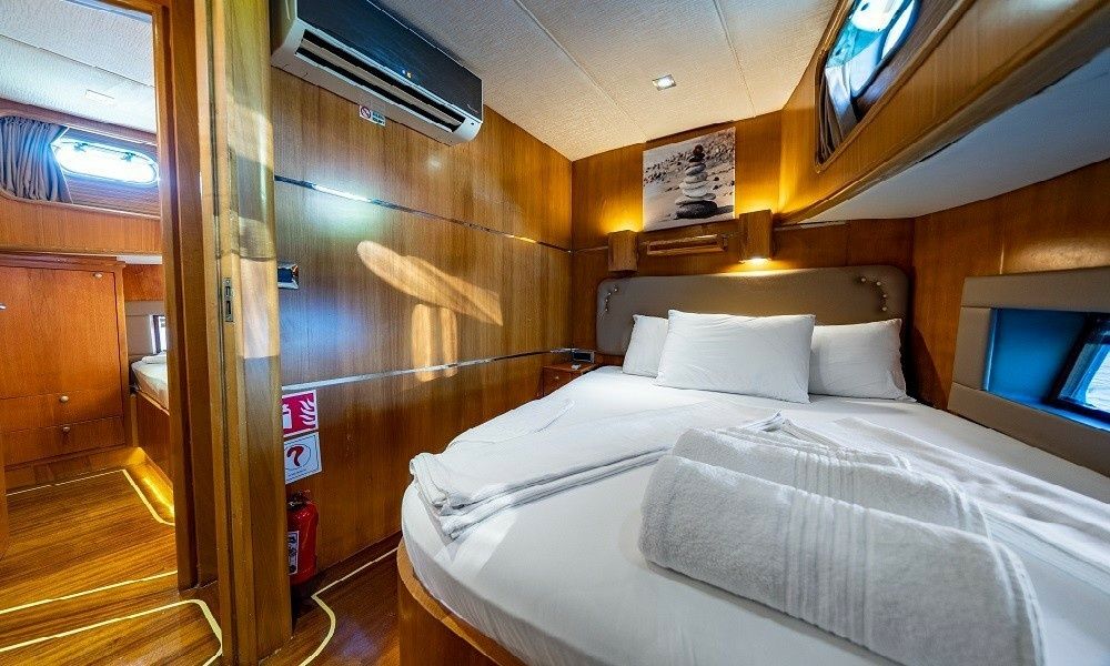 Trawler 65 | Golden Story