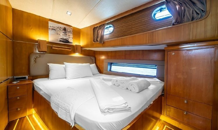 Trawler 65 | Golden Story