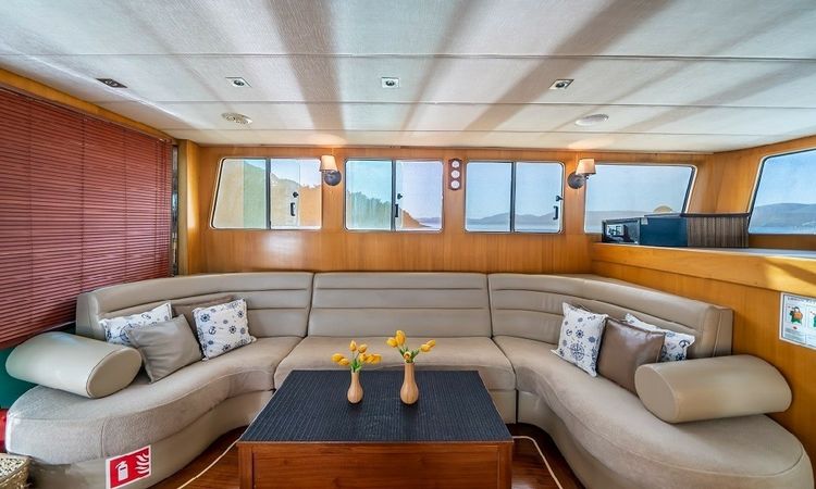 Trawler 65 | Golden Story