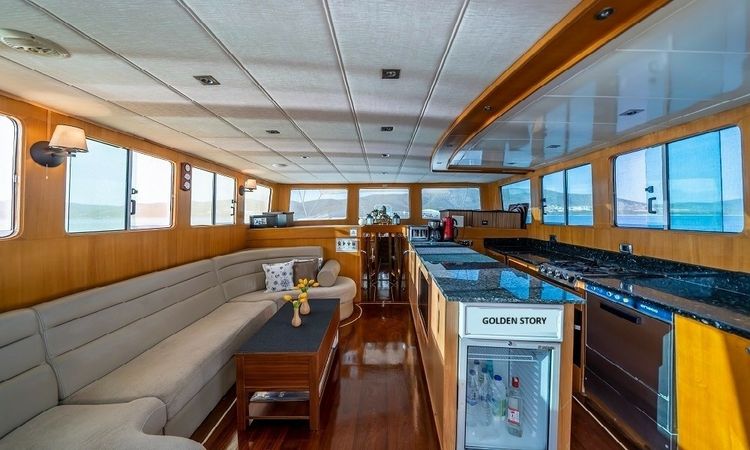 Trawler 65 | Golden Story