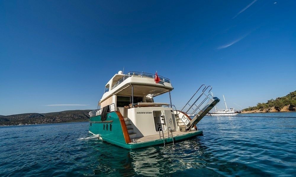 Trawler 65 | Golden Story
