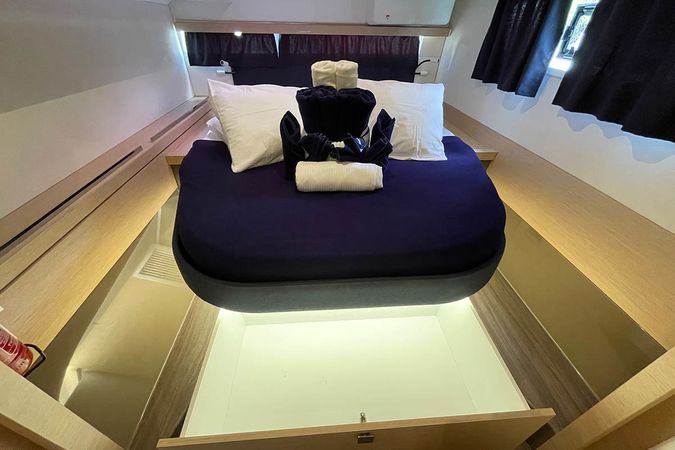 Fountaine Pajot Lucia 40 | Admira