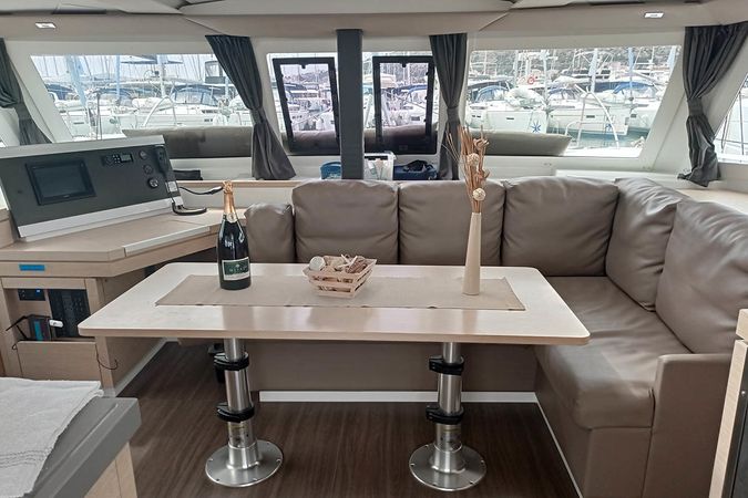 Fountaine Pajot Lucia 40 | Admira