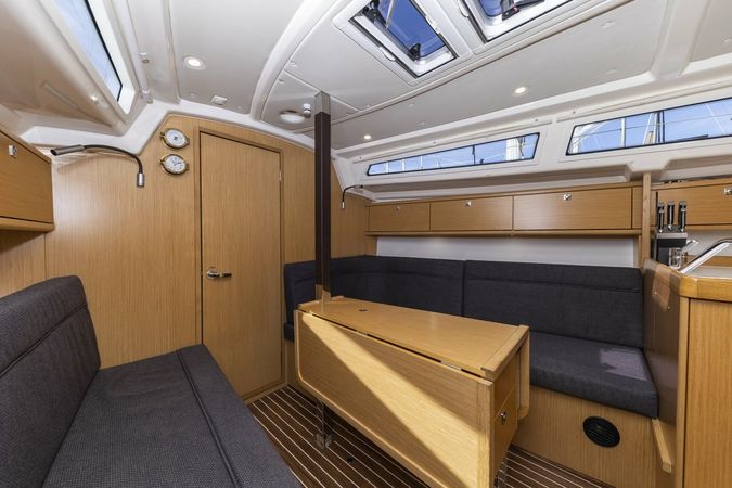 Bavaria Cruiser 34 | Lena