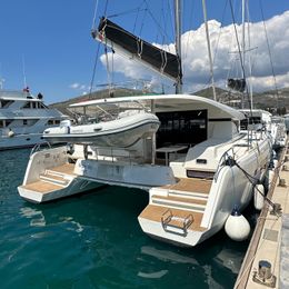 Lagoon 42 | Bright Sky